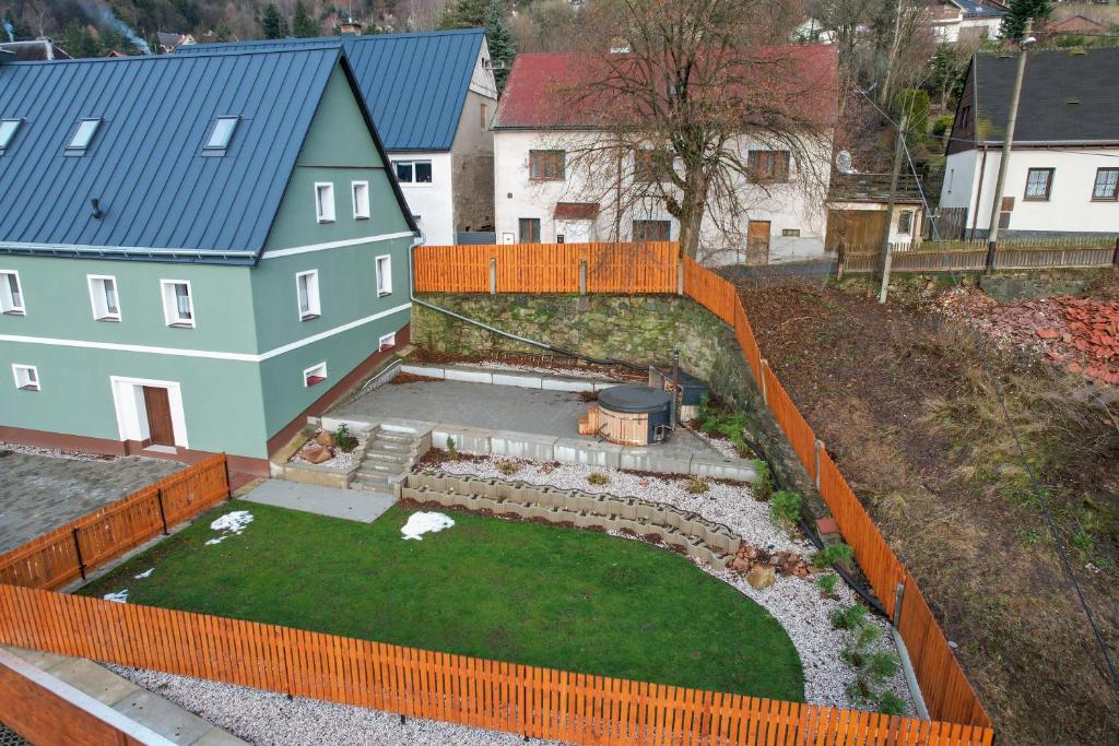 Zahrada s koupacím sudem